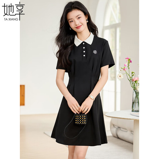She enjoys a short-sleeved dress with a blouse collar and waist-hugging slimming design and versatile fashionable midi skirt T143Q1391