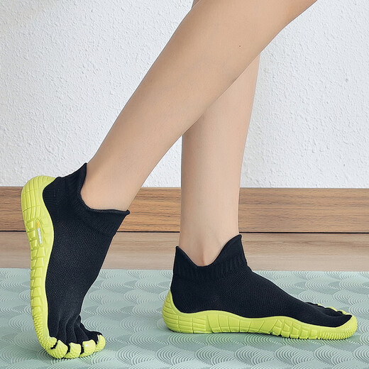 XKA five-finger shoes, ultra-light, silent, fitness training, non-slip, shock-absorbing, soft sole, split-toe correction, yoga skipping rope, coffee brown, five-finger split-toe shoes 37