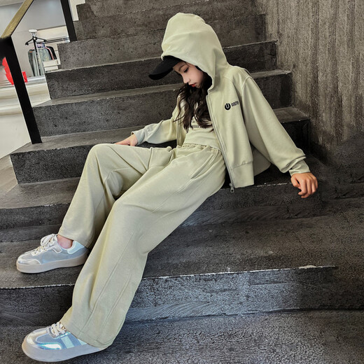 Baleinna Korean Girl Sweatshirt Set Spring and Autumn 2025 New Fashionable Children's Sports Leisure Pants Street Big Children's Three-Piece Set Green (Vest + Jacket + Pants) 160cm