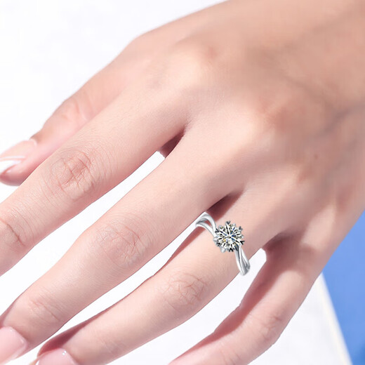 AVHE platinum diamond ring for women artificially cultivated diamond D color VVS twisted arm snowflake wedding gift for lover Chinese Valentine's Day 18K gold diamond ring-1 carat D color VVS