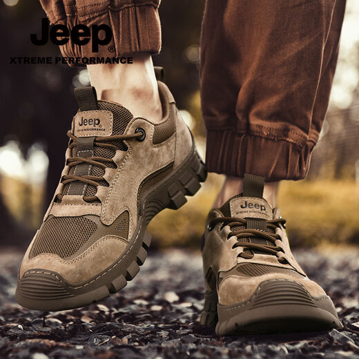 Jeep zapatos casuales para hombres en otoño Nuevo estilo transpirable sin deslizamiento de zapatos de trabajo resistentes al aire libre Sports al aire libre zapatos de senderismo para hombres khaki [tamaño de zapato de cuero estándar] 42