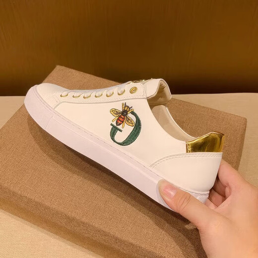 TUTORGOOSE men's low-top sneakers autumn new fashion versatile casual shoes men's light luxury trendy personality embroidery simple men's shoes white 41 one size larger than sports shoes