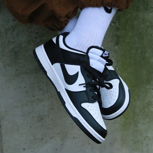 
NIKE Nike Basketball Shoes Men's Shoes 2025 Summer New Air Jordan 1 AJ1 Board Shoes Retro Casual Sneakers DD1391-100 Black and White Panda DUNK 44.5