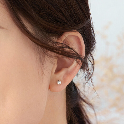 Lukfook Jewelry Platinum 950 Bobo Round Beads Platinum Stud Earrings for Gift Price G07TBPE0006 1.21g (including labor cost 120 yuan) with silicone ear plugs