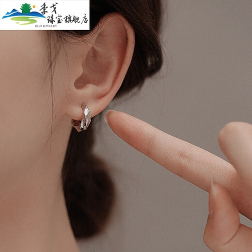 Xiaomeng 999 gold earrings, platinum earrings, earrings, fashionable retro Mobius earrings, trendy earrings, female style earrings, female style earrings