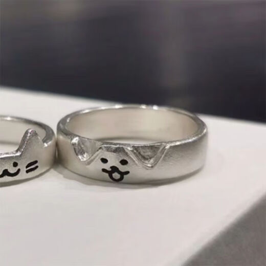 Xiaohongshu’s same style rings for kittens and puppies. They can be stacked as a couple’s rings. They are cute and can be given to girlfriends. The rings are simple and versatile. Two kitten rings + puppy rings.