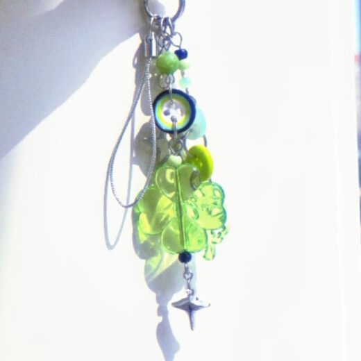 Destined to be high-value Four-leaf clover handmade hanging chain keychain beads small pendant camera chain cute niche Destined to be 2 four-leaf clover pendant