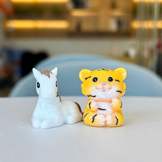 Gelun twelve zodiac creative micro landscape cartoon ornaments simulated animals tiger snake monkey horse sheep pig children's small dolls twelve zodiac happy combination of 12
