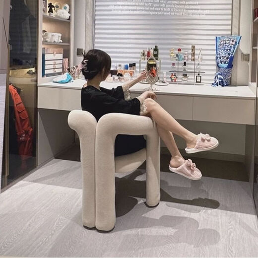 Qiuban internet celebrity makeup stool girls bedroom light luxury high-end cloakroom dressing table manicure backrest designer horn chair internet celebrity chair beige - velvet