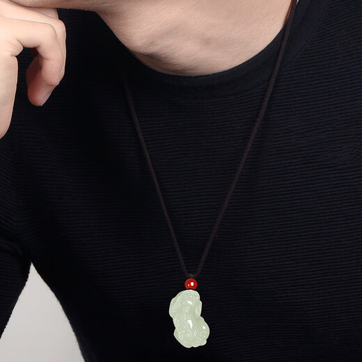Red crisp hand Hetian jade pendant Pixiu pendant jade pendant large size