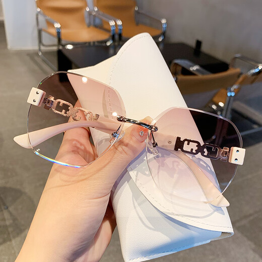 Essonio Light Luxury Brand Lunettes de soleil pour femmes Couleur de gradient sans cadre féminin Big Face vous fait paraître mince 2025 Nouveau UV Anti-ultraviolet Lunettes de soleil Black Gol