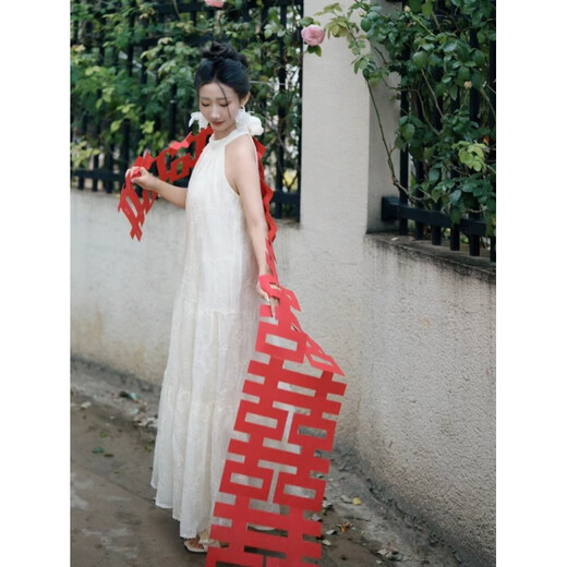 艾方鸟（AIFANGNIAO）晨袍新娘结婚订婚拍照礼服高级感小众轻婚纱白裙日常可穿 白色杏白 M 建议105斤以内