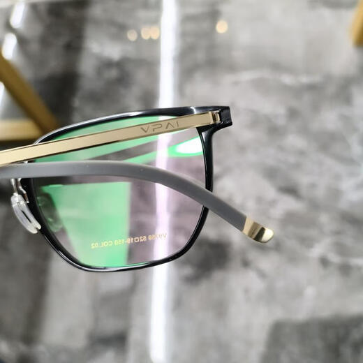 Micropa V Brand Square Cadre de grande taille Cadre de mode Myopie Miroir Ultramight grande taille Glasse pour hommes Femmes V9759 V9759 Black Gold