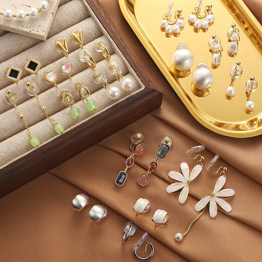 Collection of earrings, fashion hot style earrings, women's versatile earrings, high-end niche design earrings, temperament earrings, 3 pairs of earrings, random styles, no limit to picture style