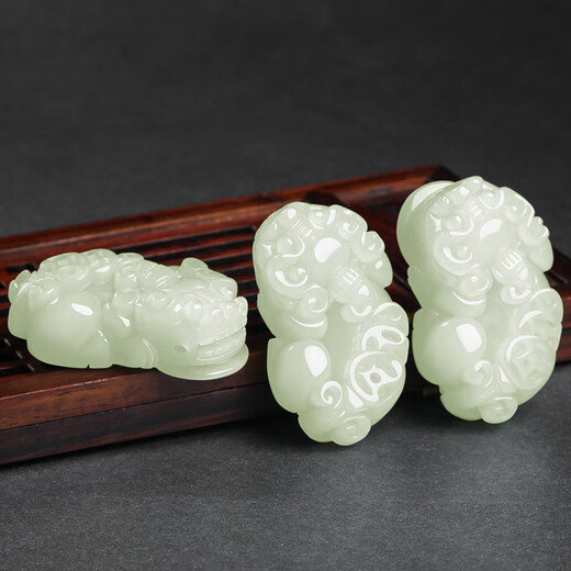 Red crisp hand Hetian jade pendant Pixiu pendant jade pendant large size