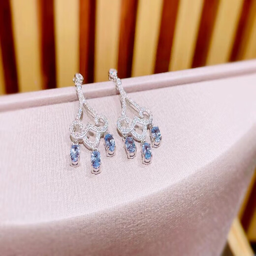 Shilian's new natural tanzanite stud earrings inlaid with s925 silver earrings, elegant women's earrings, versatile and fashionable, main stone 5*3mm