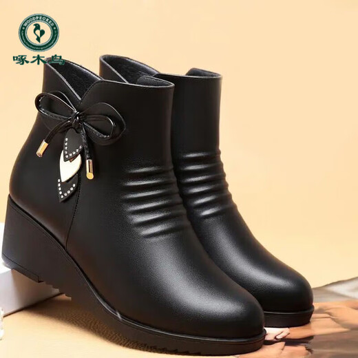Woodpecker's new velvet cotton shoes for mothers, autumn and winter, middle-aged shoes, soft-soled short boots, wedge boots, leather shoes, velvet women's shoes, black 37