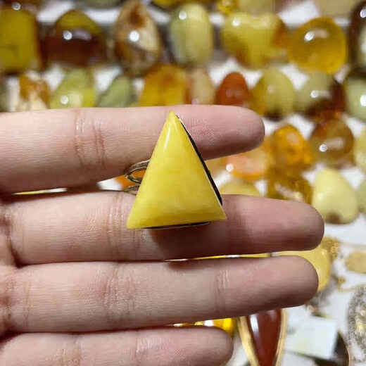 Kechu beeswax ring