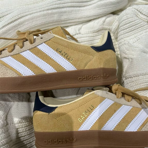Adidas (adidas) Clover Casual Chores Chaussures pour hommes 2025 Été Nouveau amorti de chaussures de sport antidérapantes Gazelle Deshu chaussures JI3523 Couleur d'avoine 40