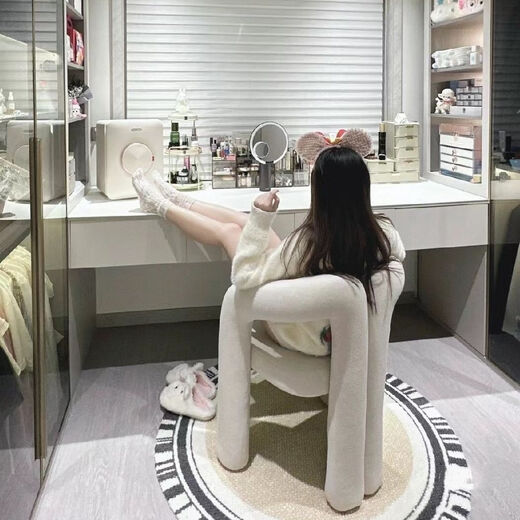 Qiuban internet celebrity makeup stool girls bedroom light luxury high-end cloakroom dressing table manicure backrest designer horn chair internet celebrity chair beige - velvet