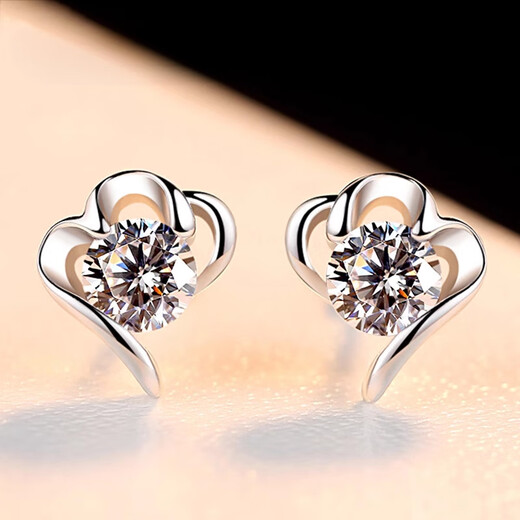 Pt950 platinum earrings, Korean style earrings for women, fashionable and creative micro-embellished heart-shaped gifts for girlfriends on Chinese Valentine's Day, light luxury love earrings