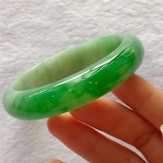 Ice waxy sun green jade bracelet Laokeng floating green square ice seed green imperial concubine gift female jade bracelet No. 56