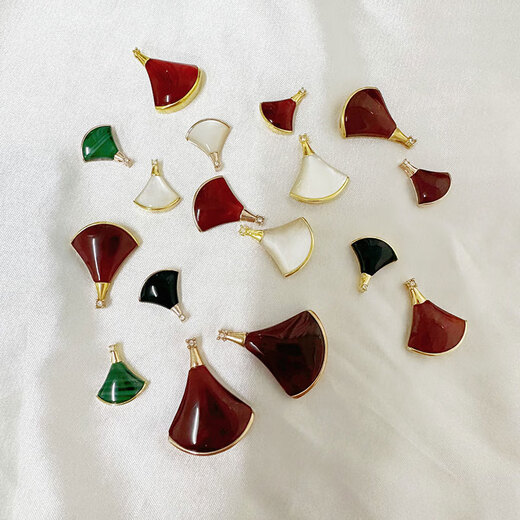 Mo Qianxue 18K gold mini skirt pendant rose gold colored gold gold clavicle necklace au750 small fan for women 18K gold rose gold (pendant + chain) red agate (large size)