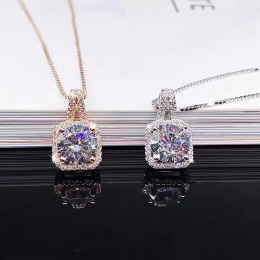 Shiyi PT950 pure platinum inlaid with moissanite imported from the United States, four-claw princess clavicle chain single pendant for women, trendy platinum square 80-cent single pendant