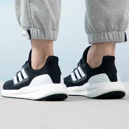 
Adidas official ship store running shoes, new summer cushioning lightweight sports shoes mesh breathable low top casual shoes for men IF4839/black and white/BOOST sole 44.5 (inner length 275mm)