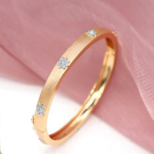 Fujiu Hong Kong 18K gold carved bracelet for women, fashionable and high-end diamond-encrusted frosted texture bracelet, gold, ready for return and exchange