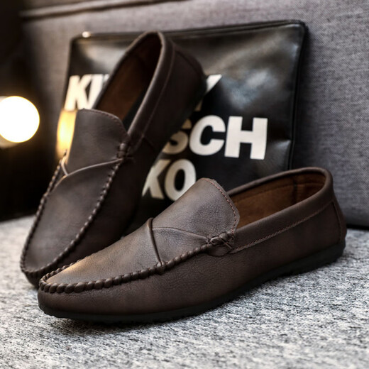 Yuan Beiying 2025 Nouveaux chaussures pour hommes, chaussures en cuir décontractées britanniques à la mode, chaussures de haricots à la mode de style coréen, chaussures paresseuses pour hommes, D829 Black 44