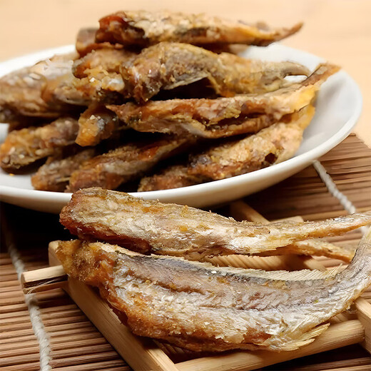 Crispy original ready-to-eat small yellow croaker cake baked spicy dried fish casual yellow croaker snacks 30g (9-12 pieces) delicious again