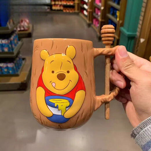 迪士尼（Disney）小熊维尼带搅拌棒卡通可爱马克杯陶瓷杯喝水杯 维尼带搅拌棒马克杯 682ml