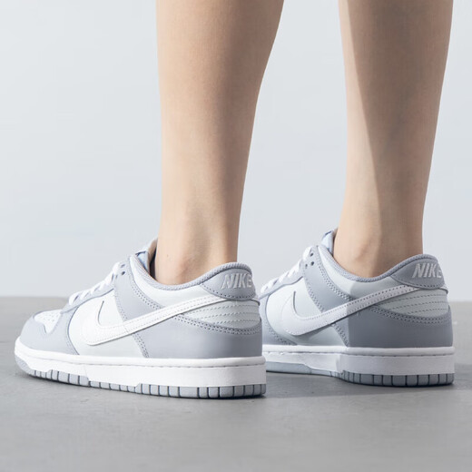 Nike (Nike) Zapatos para mujeres 2025 Summer NUEVO Dunk Low Low Children's Sports Sports Fashion Fashion Low Top Casual Shoes Dh9765-001 35.5