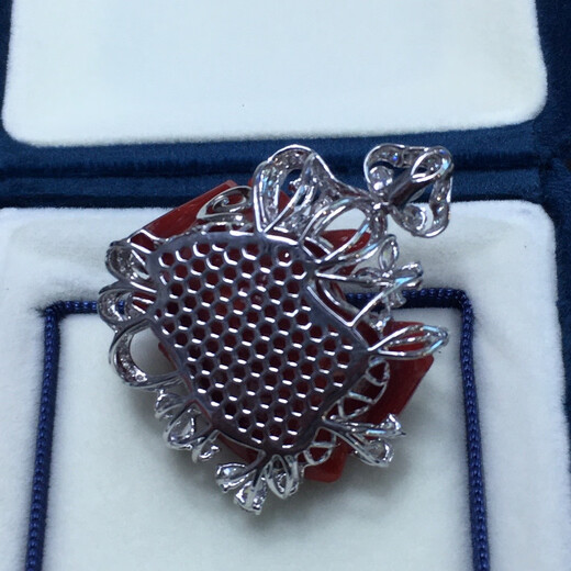 Zhaohao Coral Pendant Three-dimensional Rose Pendant by Famous Artist Mikawa Mingbeng