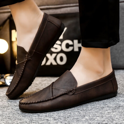 Yuan Beiying 2025 Nouveaux chaussures pour hommes, chaussures en cuir décontractées britanniques à la mode, chaussures de haricots à la mode de style coréen, chaussures paresseuses pour hommes, D829 Black 44
