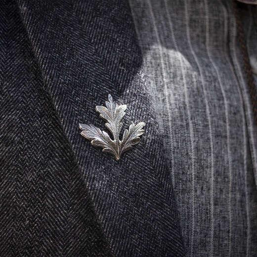 Li Shen Jihe Maple Leaf rétro Broche vintage Boucte Men Aigle Pin d'art du milieu LUMBRE LURBE SENS SENSE SENSE IMPILE SIMPLE MAPLE LAGLE