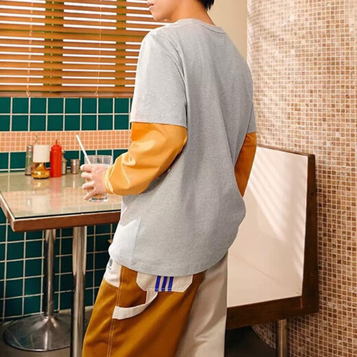 Adidas kurzärmelige Männer- und Frauenkleidung 2025 Neue Fitness und Laufen atmungsaktives Sportbekleidungspaare Comfort Casual Round Neck T-Shirt IP3887 XS
