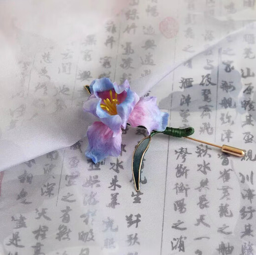 Meng Junchen handmade silk intangible velvet flower filigree iris brooch ancient style Hanfu corsage new Chinese style cheongsam ethnic style purple brooch
