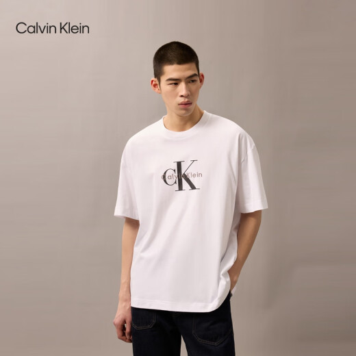 Calvin Kleinjeans25 Spring and Summer Men and Women Parejas Capriconas Ck Letter Color sólido Algodón puro Camiseta de manga corta 4Rab823
