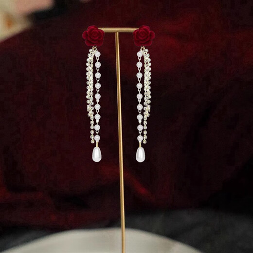 Mr. Ouyang autumn and winter red velvet rose earrings for women French retro super fairy tassel earrings earrings without pierced ear clip earrings earrings 0004 A12-103