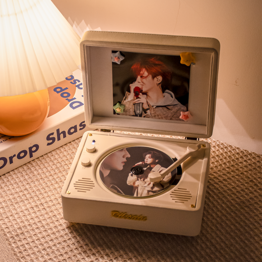 Riksoin customizable disc CD player disc audiophile album Bluetooth player retro listening to discs nostalgic retro literary CD player for Chinese Valentine's Day birthday retro brown original sound quality 5.4 Bluetooth chip + sound of Berlin