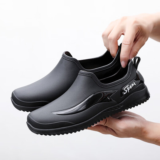 
Fashionable rain boots for men's short tube waterproof casual rain boots flat sole lightweight kitchen anti-slip rubber shoes thick sole water shoes work 309 black single shoes 40
