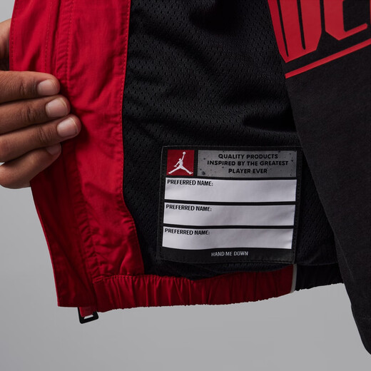 耐克（NIKE）Jordan官方耐克乔丹男童大童防泼水基础款夹克外套梭织IB8384 687健身红/黑 135 XS