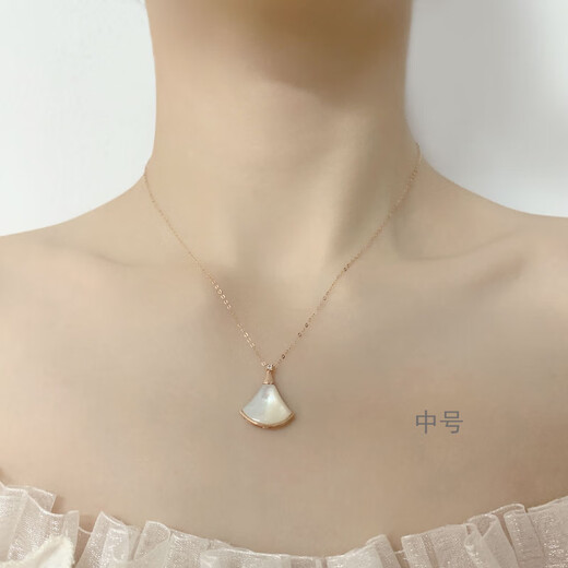 Mo Qianxue 18K gold mini skirt pendant rose gold colored gold gold clavicle necklace au750 small fan for women 18K gold rose gold (pendant + chain) red agate (large size)