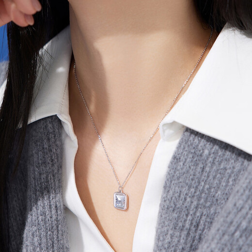 Lukfook Jewelry Platinum 950 Crushed Ice Honeycomb Small Square Platinum Necklace Chain Single Piece Price Approximately 4.77g