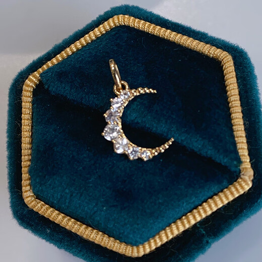 Changju 18K Gold Moon Pendant Necklace for Women Retro Gold White Sapphire Inlaid Clavicle Chain Stars and Moon Versatile Shining Pendant + Chopin Chain