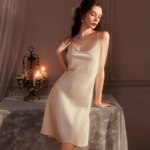 
Urban beauty nightgown, female sensual suspender pajamas, high-end satin imitation silk, pure and sensual style, comfortable and versatile spring and summer style champagne