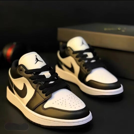 Nike Air Jordan 1 Schwarz-Weiß-Panda Schwulen Frauen komfortable und nicht gleitende AJ1-Paar-Sneaker offizielle authentische schwarze und weiße DC0774-101 35.5 Echte Garantien einer gefälschten Entschädigung für vier