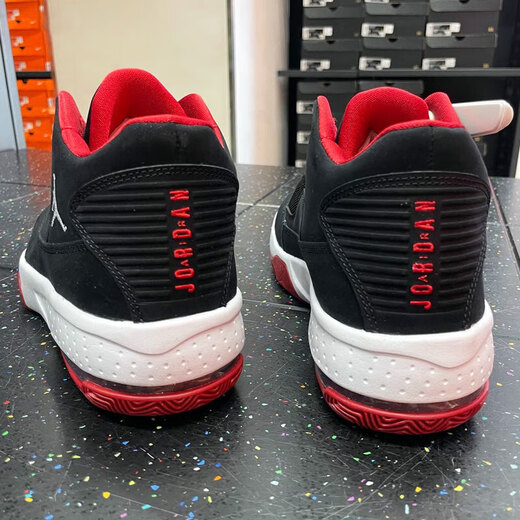 
Nike (NIKE) basketball shoes men's shoes 2025 summer new JORDAN MAX AURA 2 shock-cushioning wear-resistant sports casual shoes CK6636-016 black and red 40